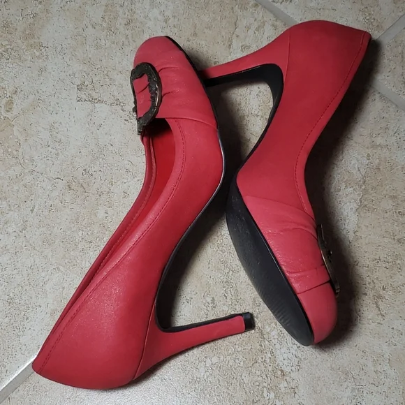 Red High Heels - Picture 8 of 10